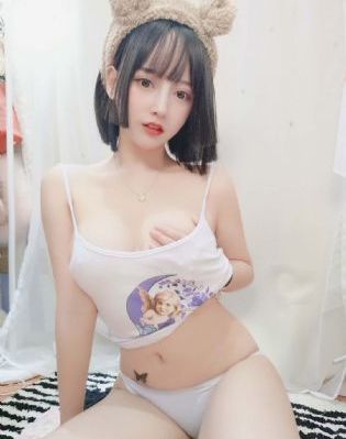 湿润的女人在线观看_中英字幕1080